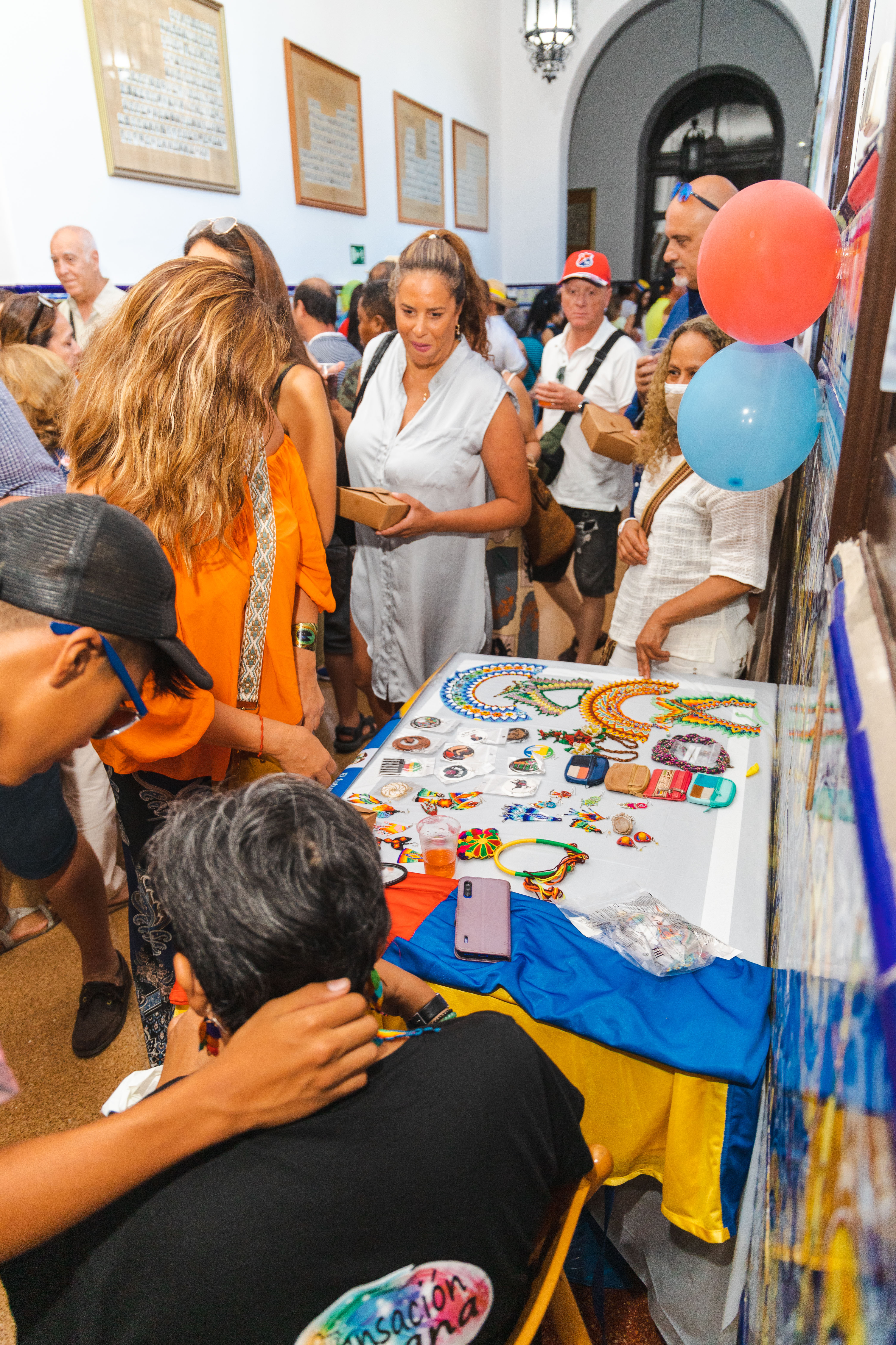 Los colombianos en Valencia-España, celebraron el día de la Independencia a ritmo de cumbia