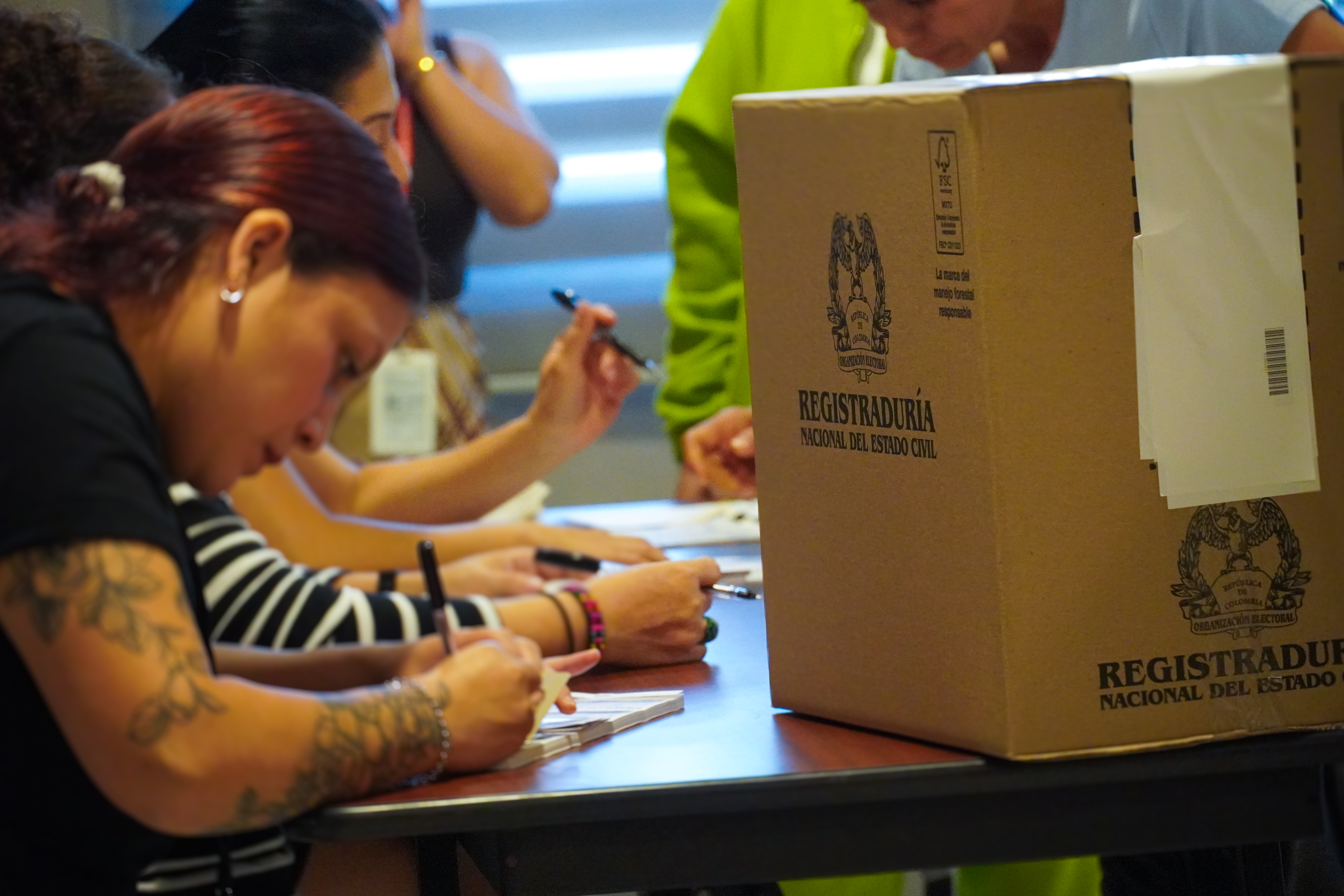El Consulado de Colombia en Valencia continúa acompañando a los connacionales durante la jornada electoral