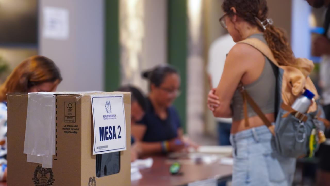 El Consulado de Colombia en Valencia continúa acompañando a los connacionales durante la jornada electoral